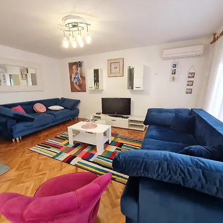 Ksenija 公寓 诺维·维诺多尔斯基