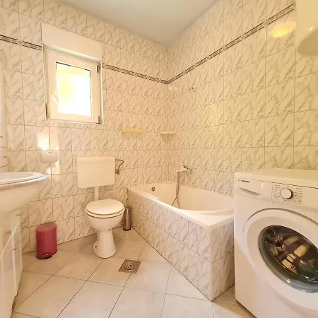 公寓 Ksenija 诺维·维诺多尔斯基