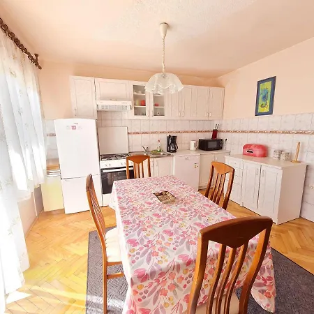 Ksenija Apartment Novi Vinodolski