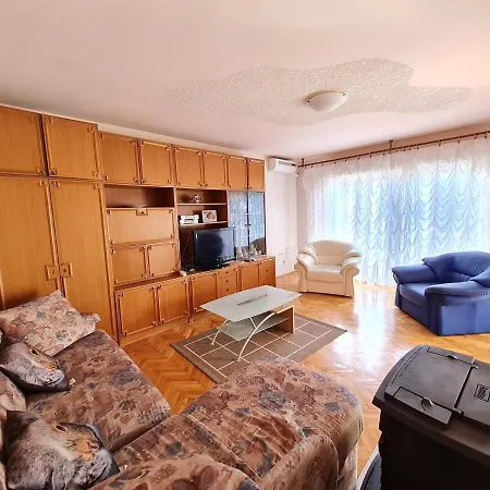 Apartment Ksenija *